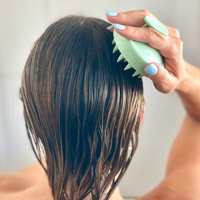 NUEVO TRATAMIENTO ANTI-CAÍDA 2: 2 shampoo Romero Baicapil + Peine activador